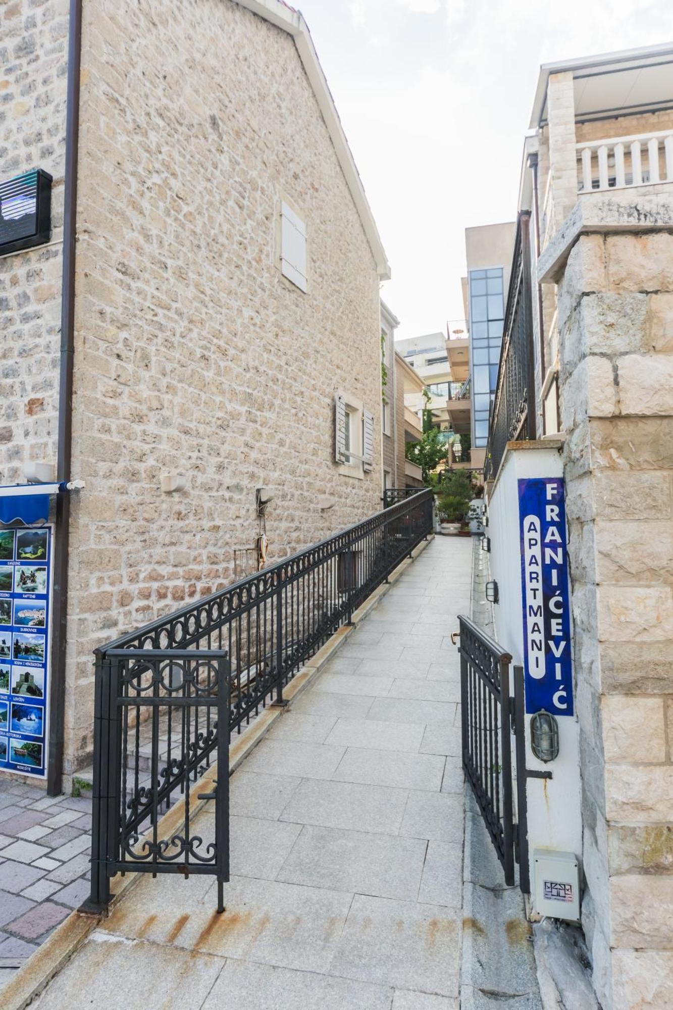 Apartments Franicevic Petrovac Exterior photo
